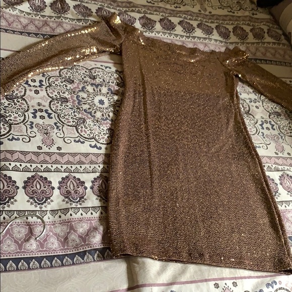 Off the shoulder mini dress - Picture 1 of 2